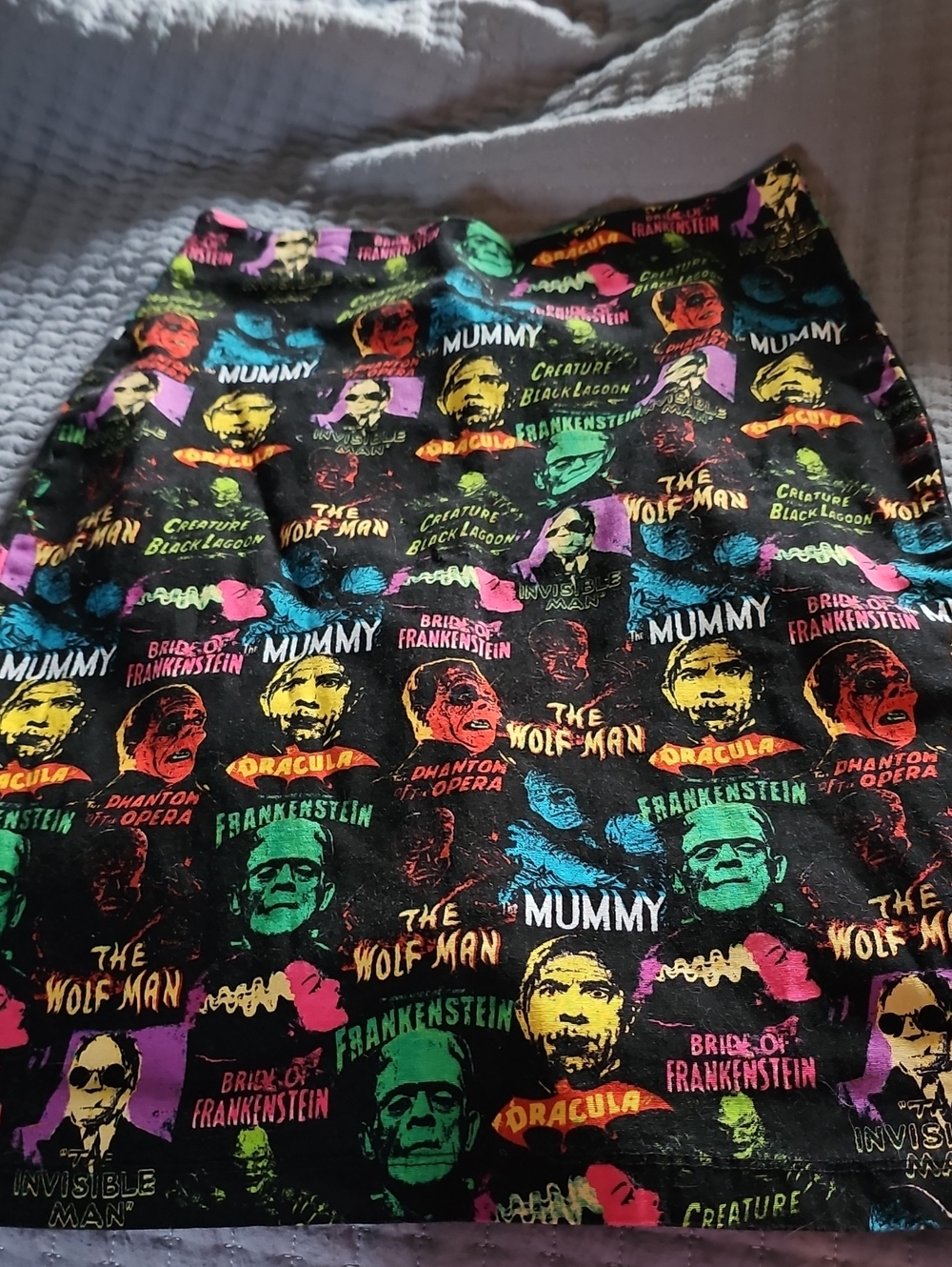 READ Rock Rebel Universal Monsters Pencil Skirt XL